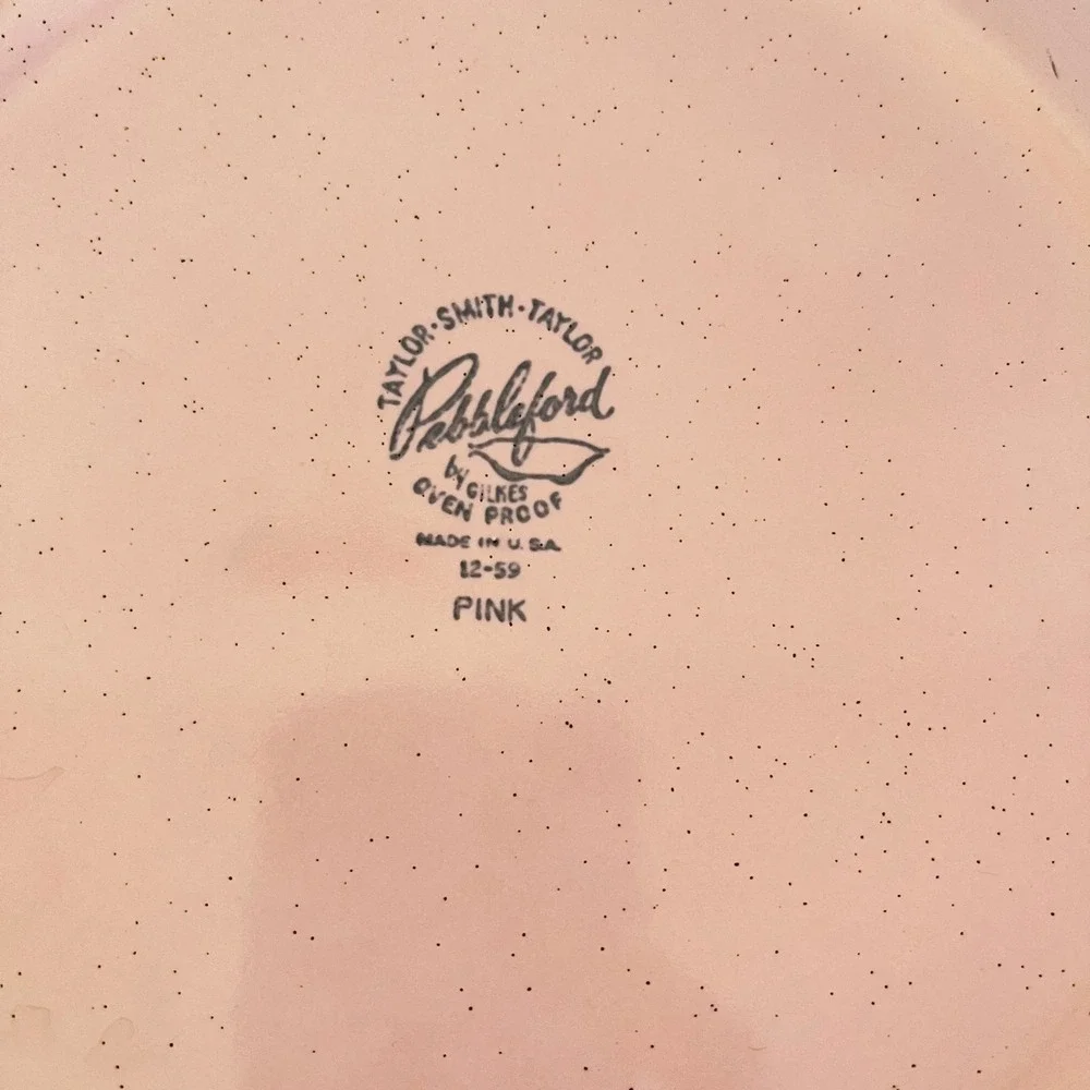 Vintage Taylor Smith Taylor Pebbleford Pink 1960 Calendar‎ Plate Gold Filigree